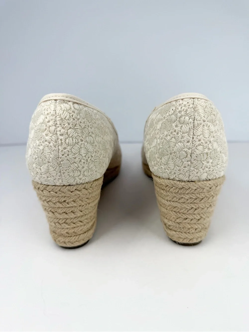Bandolino Women's Nuri Peep Toe Espadrille Wedges Cream Floral Size 9.5M